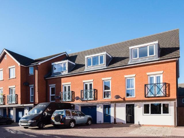 House for rent in Little Heath, Greater London