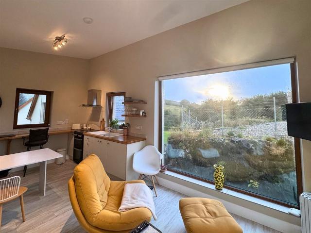 Apartment to rent in Kilfaughnabeg, West Cork
