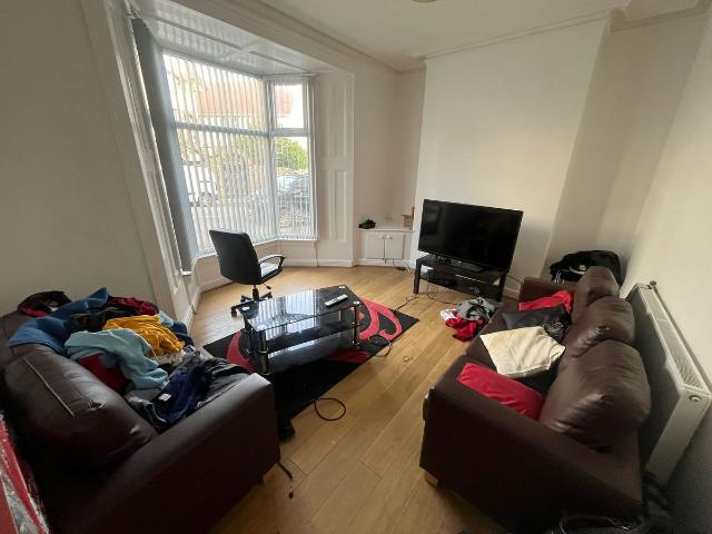 House for rent in Nangreaves, Wales