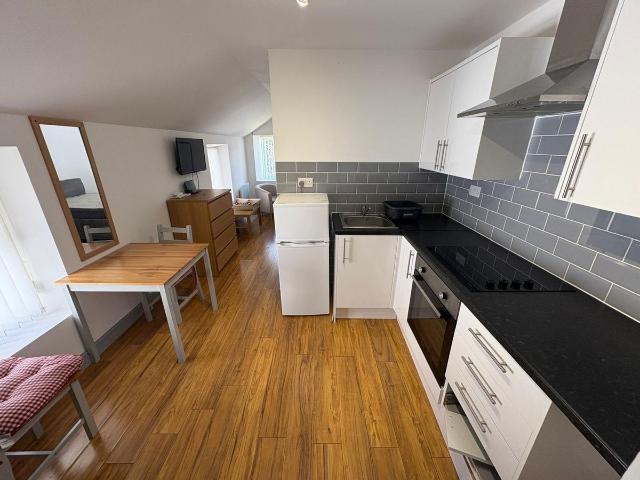 Studio for rent in Nangreaves, Wales