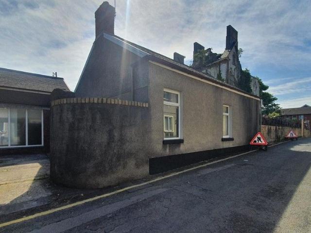 House for rent in Nangreaves, Wales