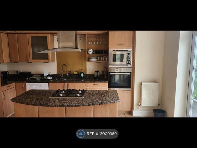 Room for rent in Little Stanmore, Greater London