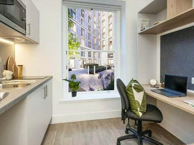 Studio for rent in Blythswood Hill, Scotland