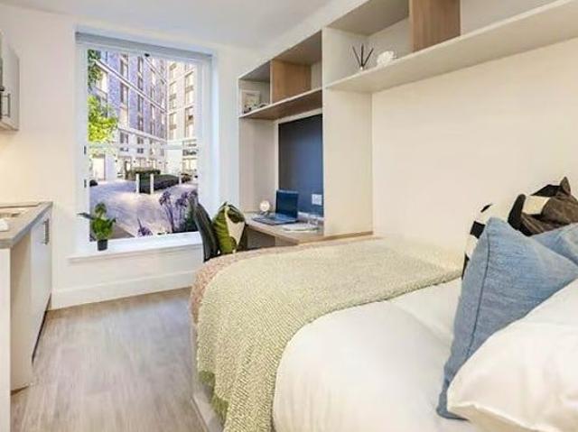 Studio for rent in Blythswood Hill, Scotland