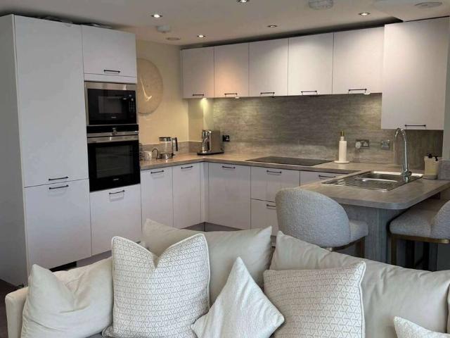 Apartment for rent in Thornwood, Glasgow