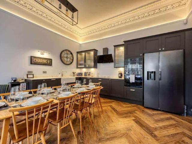 Apartment for rent in Woodlands, Glasgow
