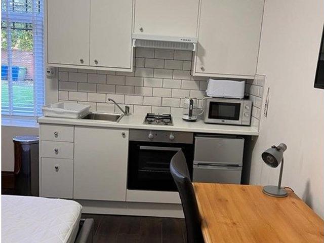 Studio for rent in Ibroxholm, Glasgow