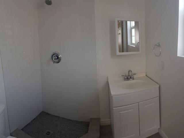 Apartment for rent in Canoga Park, California