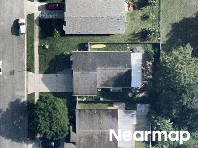 House for sale in University, Florida