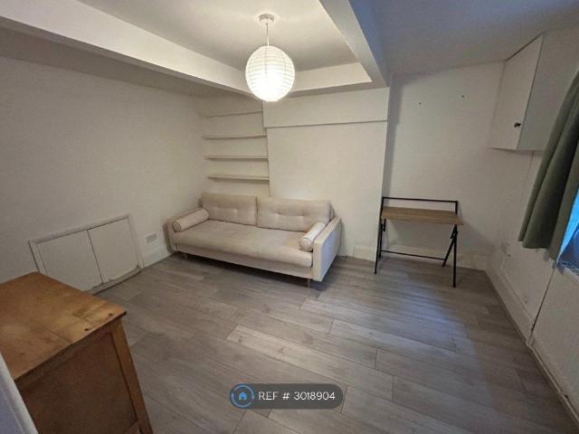 Studio for rent in Crouch End, Greater London