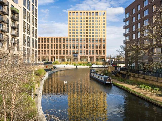 Studio for rent in London Borough of Ealing, Greater London