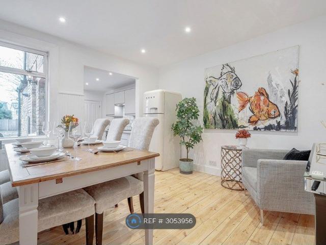House for rent in Pooley Green, Runnymede