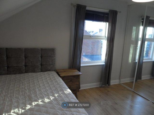 Room for rent in Elmfield, Leicestershire