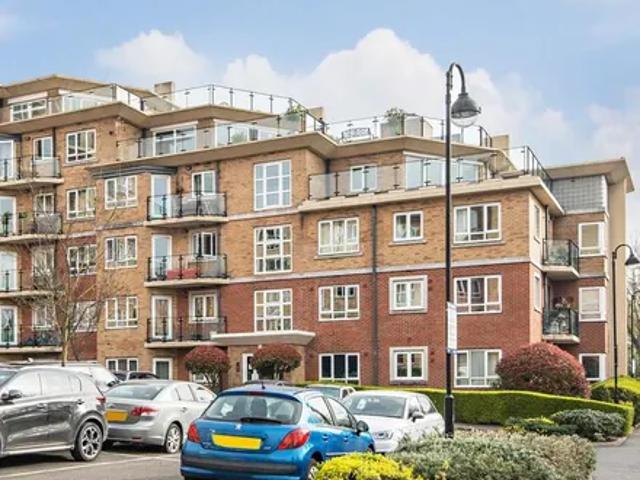 Apartment for rent in Fallow Corner, Greater London