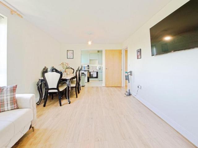 Apartment for rent in Fallow Corner, Greater London