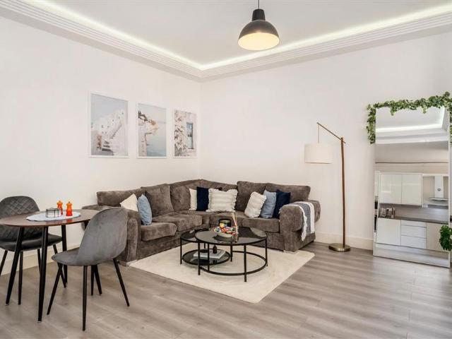 Apartment for rent in South Kensington, Greater London