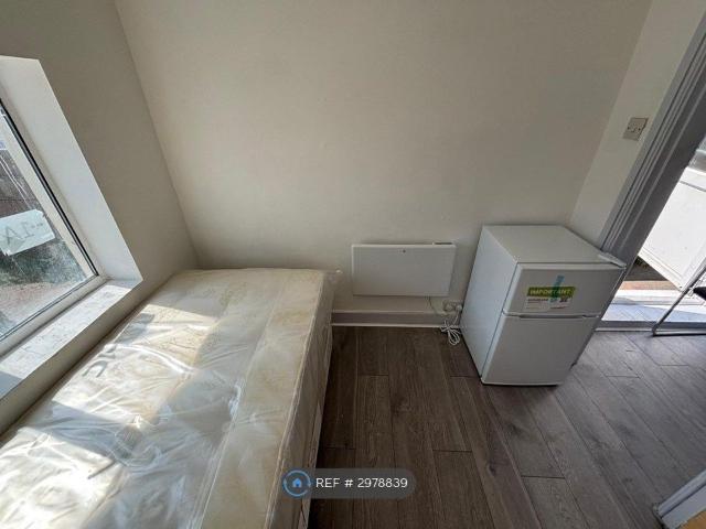 Studio for rent in Yeading, Greater London