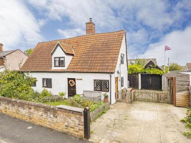 House for sale in Chelmondiston, Suffolk