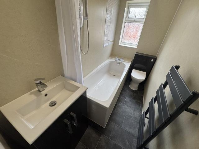 House for rent in Brownlow Fold, Lee Bank