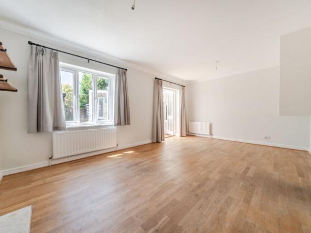 House for rent in Fole, Surrey