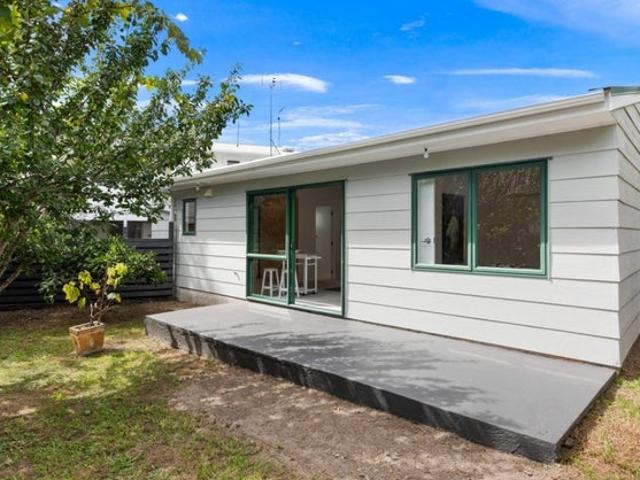 House for rent in Oratia