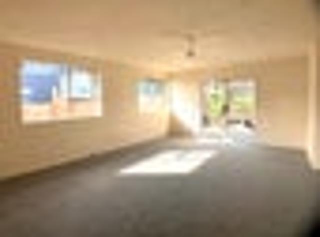 House for rent in Oratia