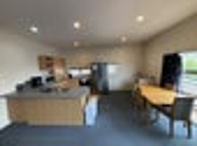 Apartment for rent in Glen Eden, Waitākere Ranges