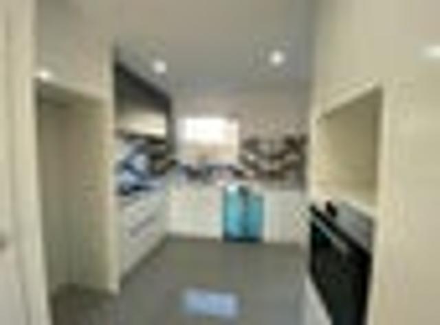 Townhouse for rent in Kelston, Oroua County