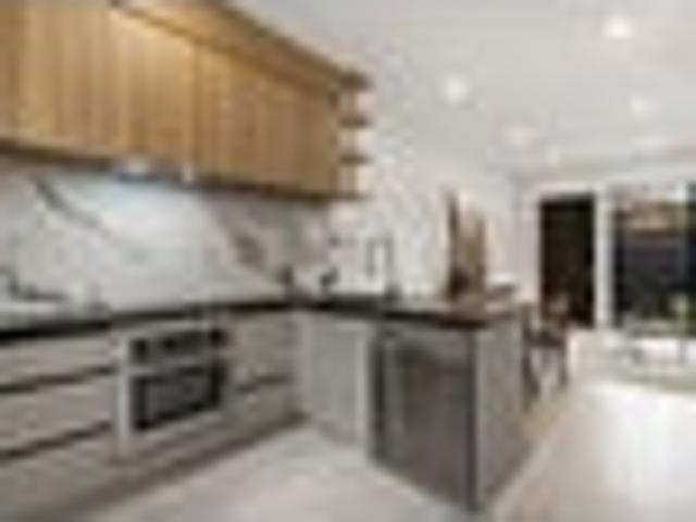 Townhouse for rent in Oratia