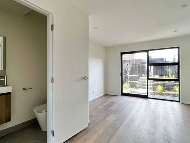 Townhouse for rent in Selo, Waitākere Ranges