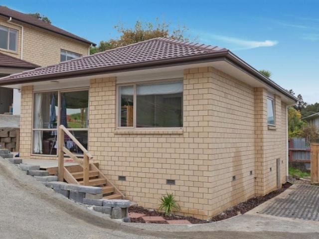 House for rent in Oratia