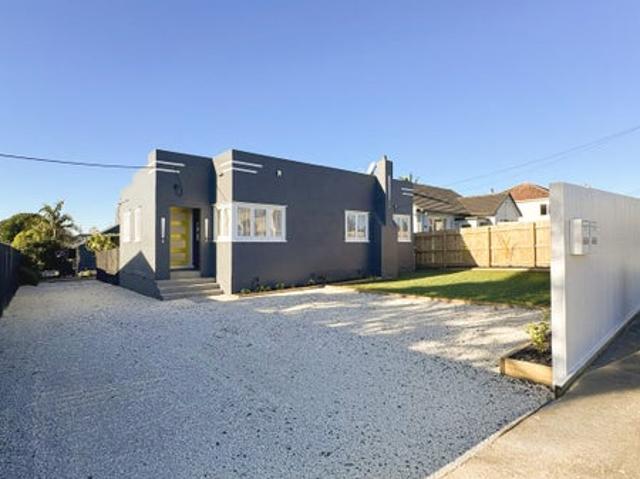 House for rent in Oratia