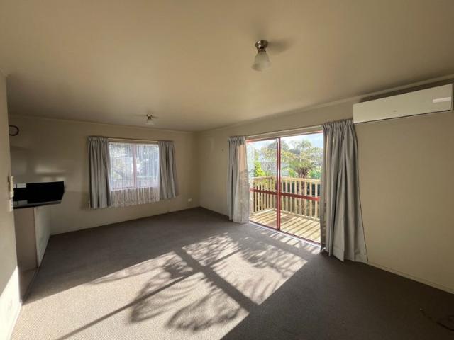 House for rent in Oratia