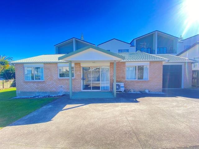 House for rent in Oratia