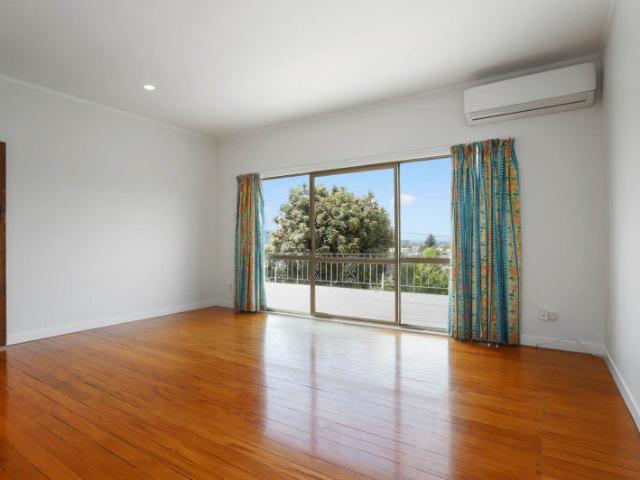 House for rent in Oratia, Oroua County