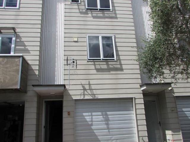 House for rent in Oratia, Oroua County