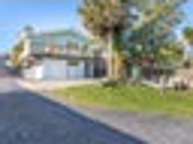 House for rent in Oratia