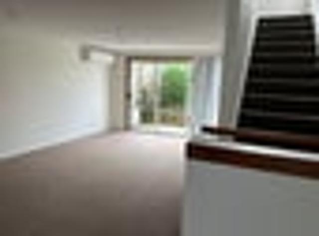 Apartment for rent in Oratia, Oroua County