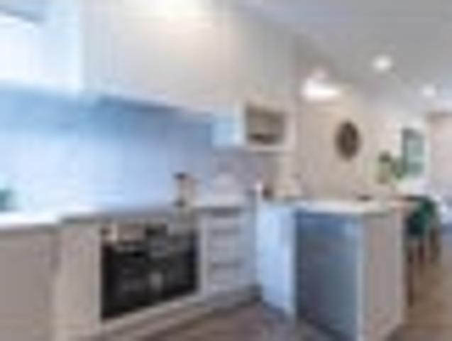 Townhouse for rent in Oratia, Oroua County