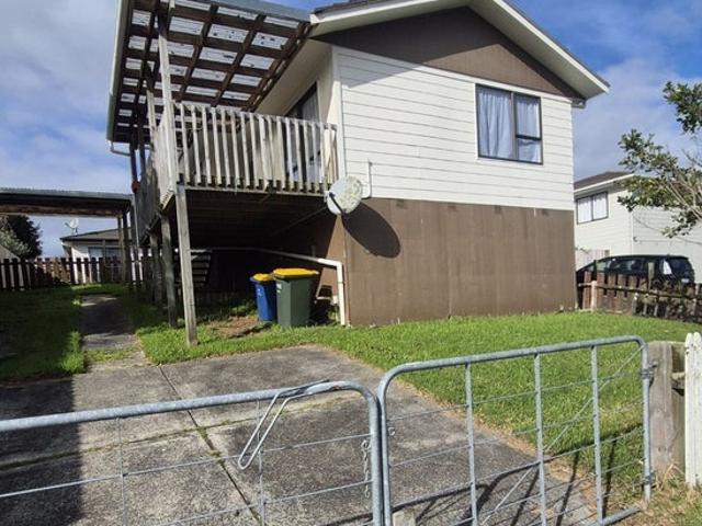 House for rent in Oratia