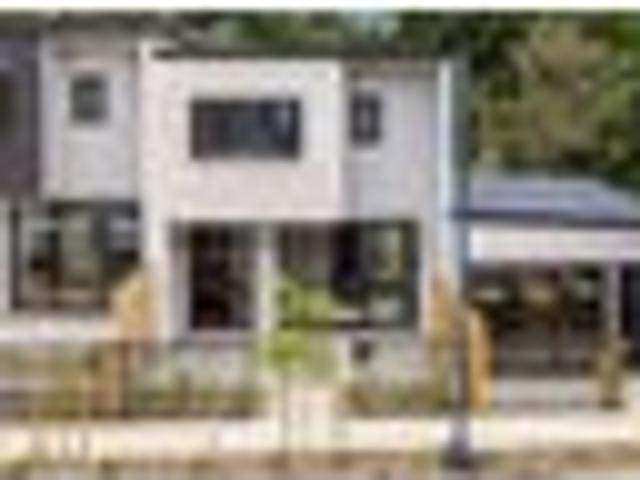 Townhouse for rent in Oratia