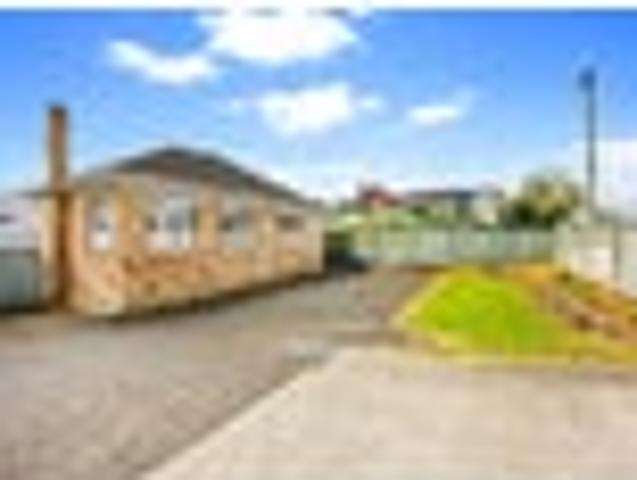 House for rent in Kelston