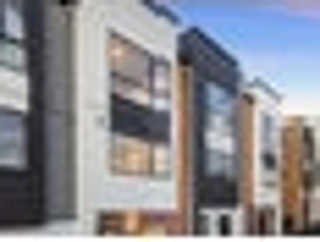 Townhouse for rent in Oratia