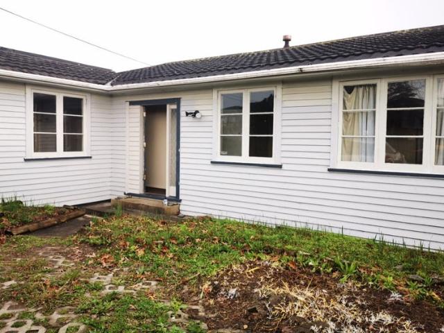 House for rent in Oratia