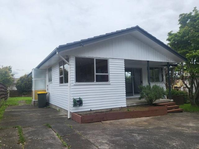 House for rent in Oratia, Oroua County