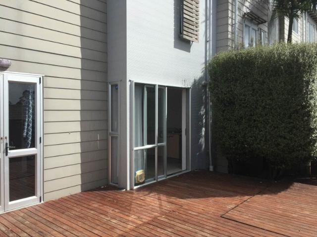 House for rent in Oratia