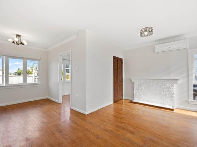 House for rent in Oratia