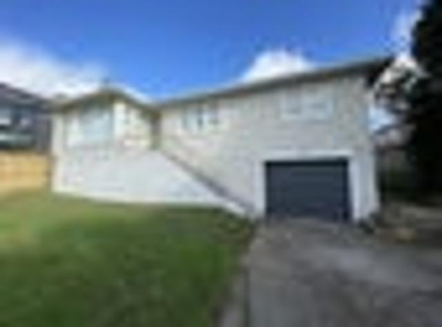 House for rent in Oratia