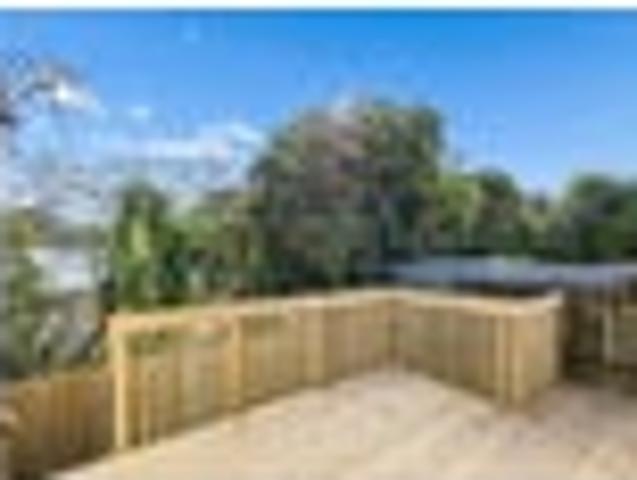 Townhouse for rent in Oratia