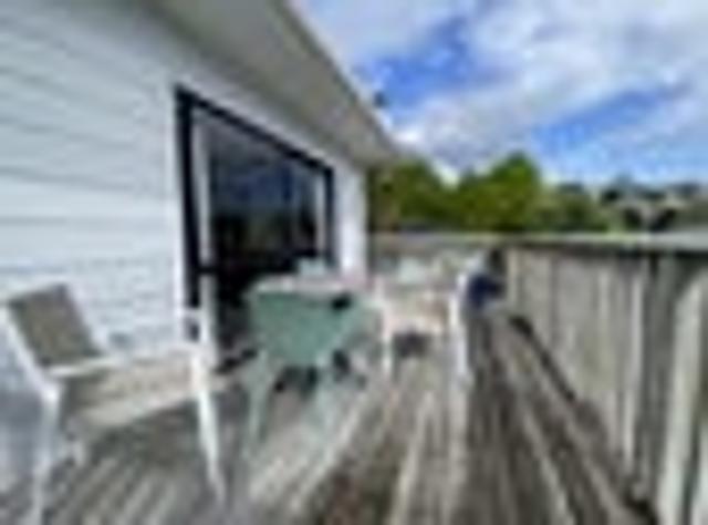 House for rent in Oratia